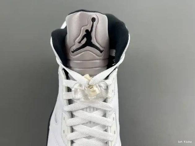 1st Kicks Shoes 5 AIR BLACK' DD0587-110 'WHITE JORDAN RETRO 0611